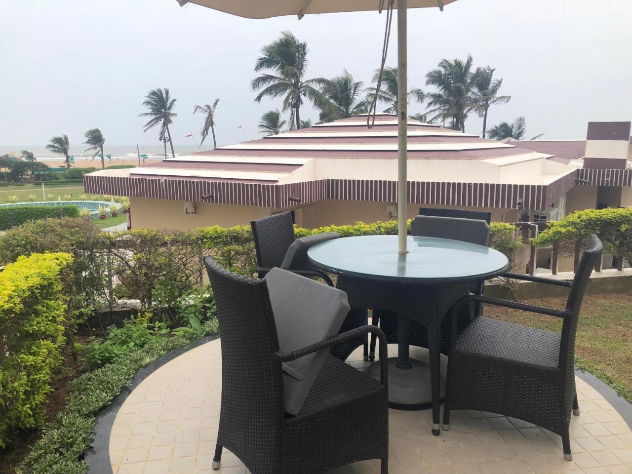 Hotel Holiday Resort Puri Exterior photo